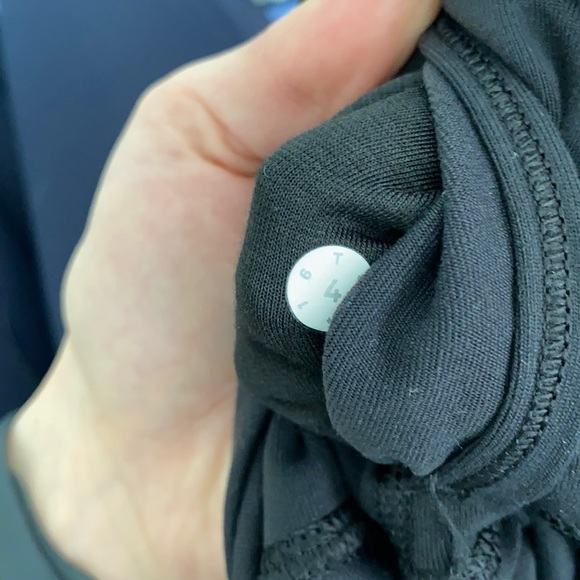 Lulu leggings w/ mesh slits - brand new! - Picture 6 of 6